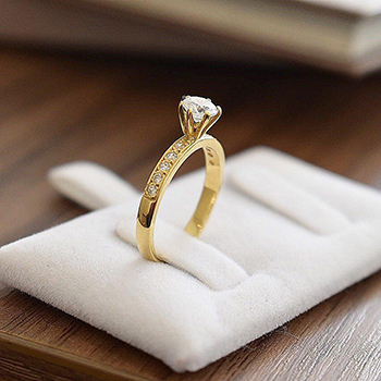 14-anel-de-ouro-com-diamante